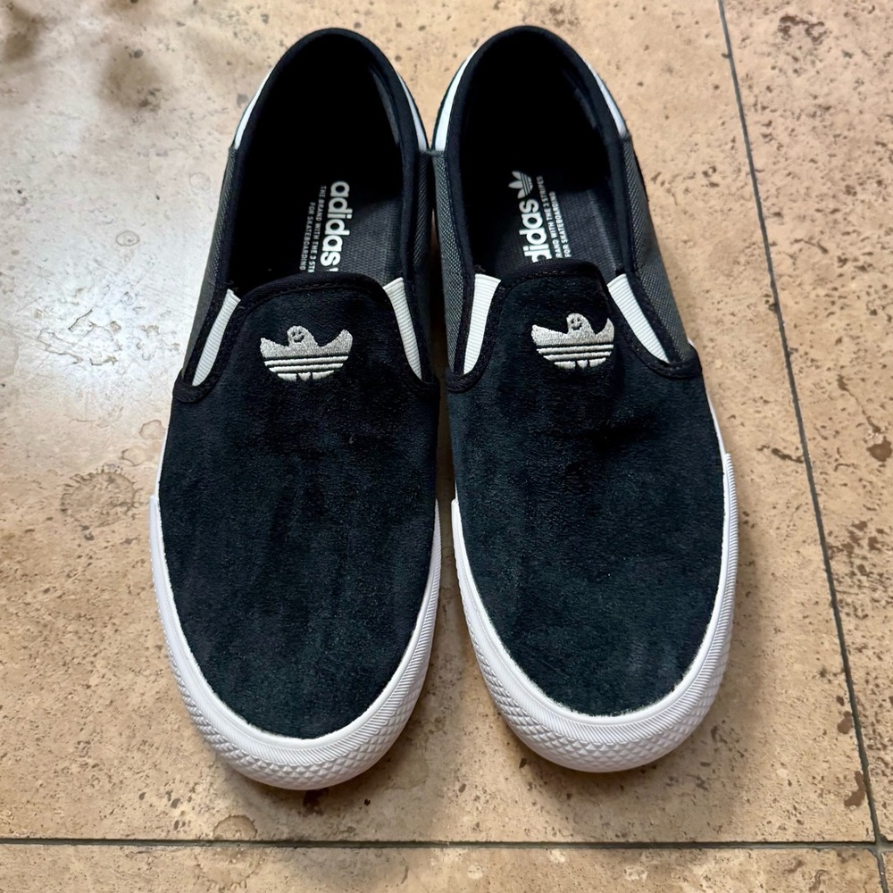 Adidas Shmoofoil Slip On Size 9.5 Navy/White NEW Skateboarding Gonz